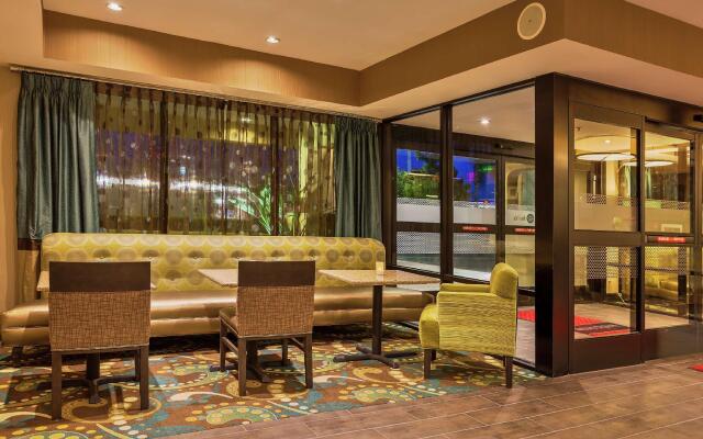 Spark by Hilton Bakersfield Central