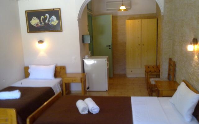 Matala Dimitris Villas and Hotel