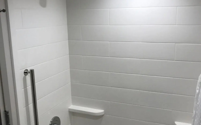 Holiday Inn Express Naperville by IHG