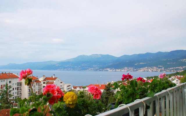 Apartment Rijeka with sea view