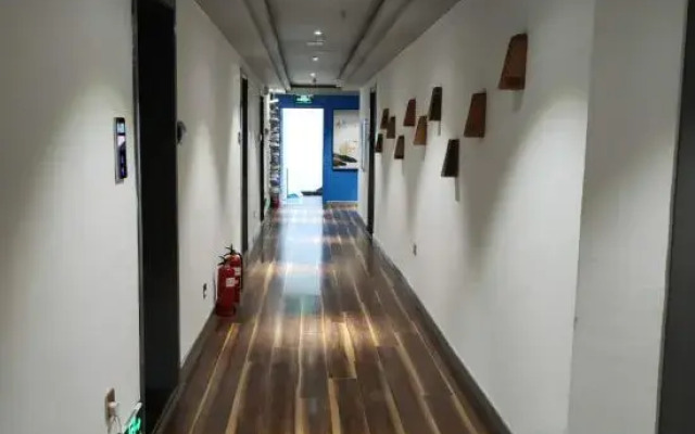 Sili Carl Visual Hotel