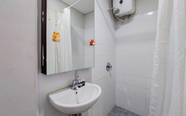 Warm And Cozy Studio (No Kitchen) At Kubikahomy Apartment