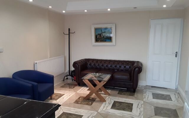 Short Term Rental 4 Bedroom House