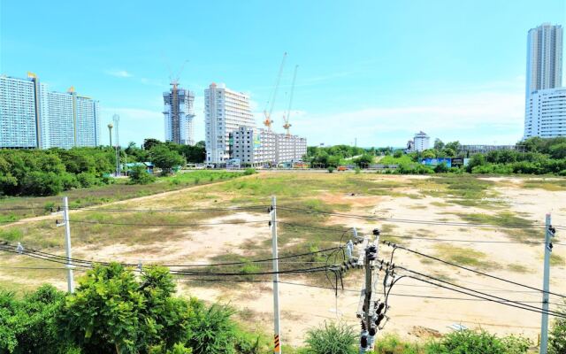 Luxury 1 bed Corner Condo