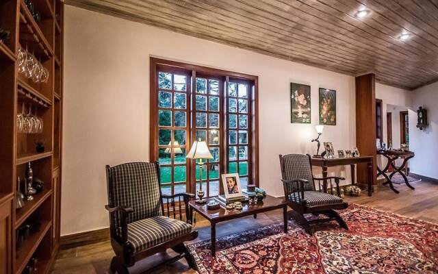 Paradise Hotel Boutique