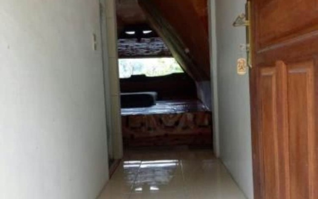 Laster Jony's Guest House