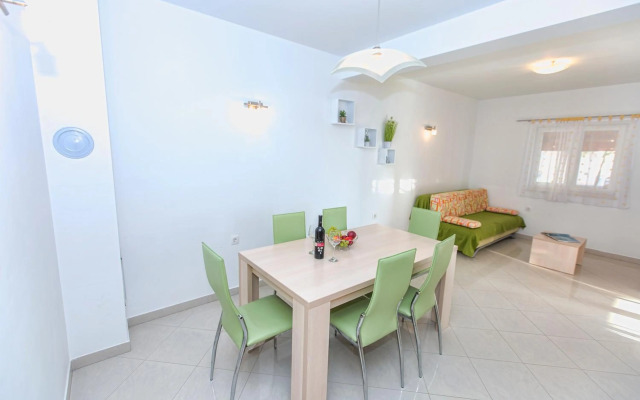 Apartments Villa Dina