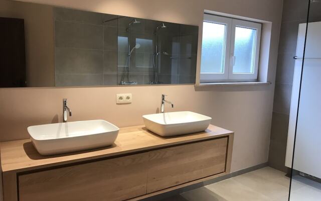 Detached House with Terrace with Breathtaking Views, Hot Tub, Sauna