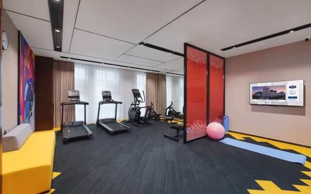 Hampton by Hilton Hebi Railway Station