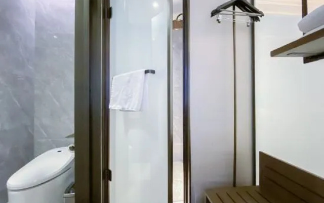 Starway Hotel (Xining Central Shopping Plaza Yile Building)