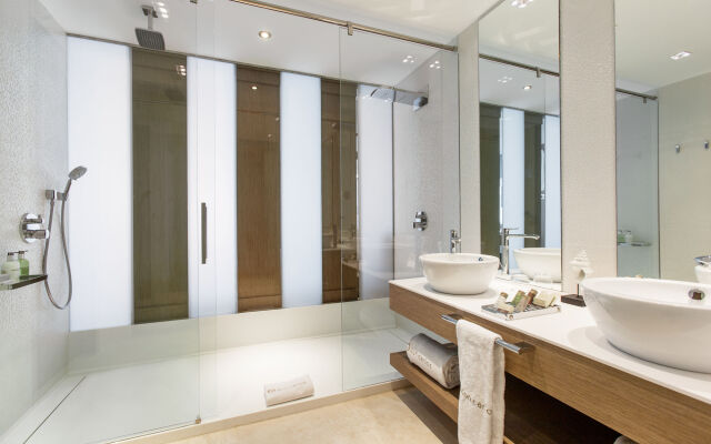 The Oasis by Don Carlos Resort