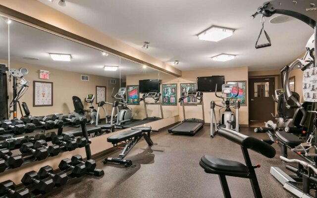 Best Western Plus Baker Street Inn