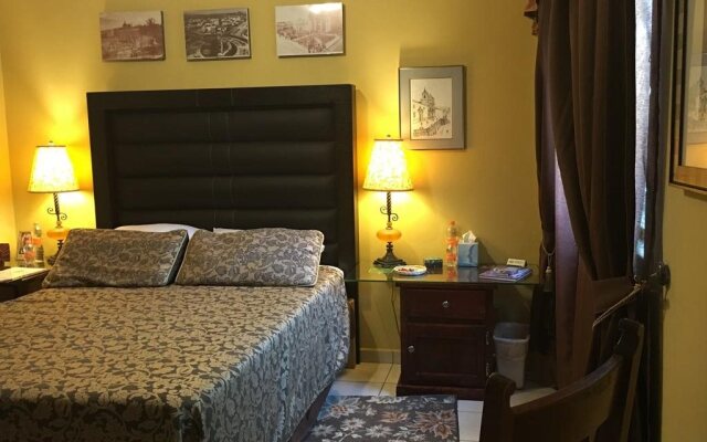 Dickinson Guest House, Guadalajara Expo
