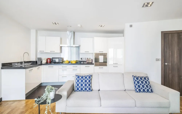 Modern Pet Friendly Apartment by MSS