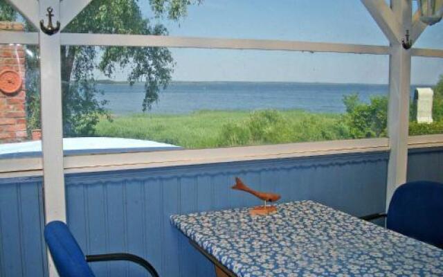 Ferienhaus mit Ruderboot Kummerow