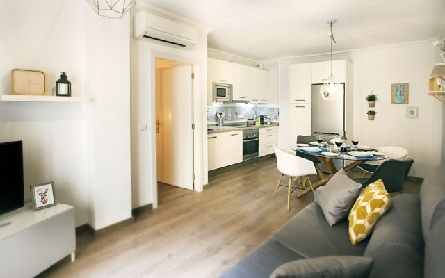 Bright & Quiet Apartment Malaga Center