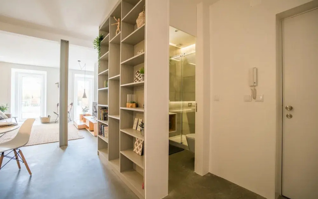 Wood Wall & Garden Apartment