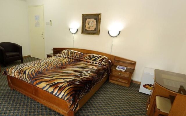 Al Corniche Hotel Villa Alisa