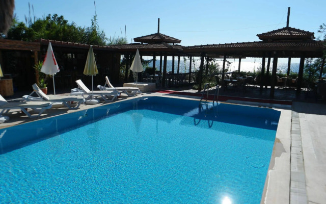 As Queen Beach Hotel