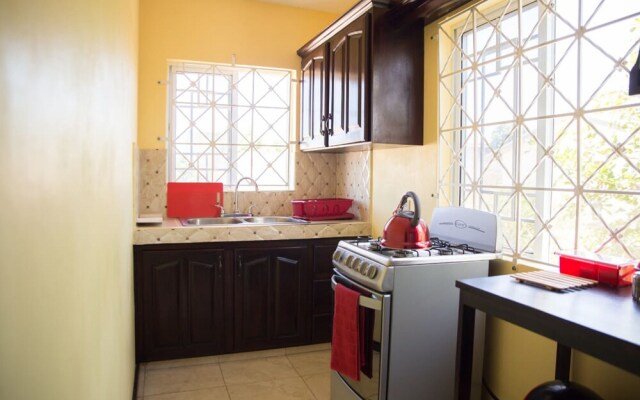 Apartment in Hellshire near Beach