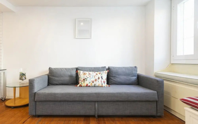 Cosy Parliament by Homing