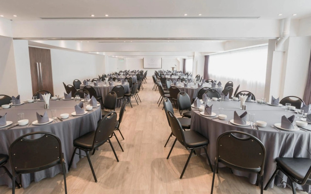 Thomson Hotel Huamark