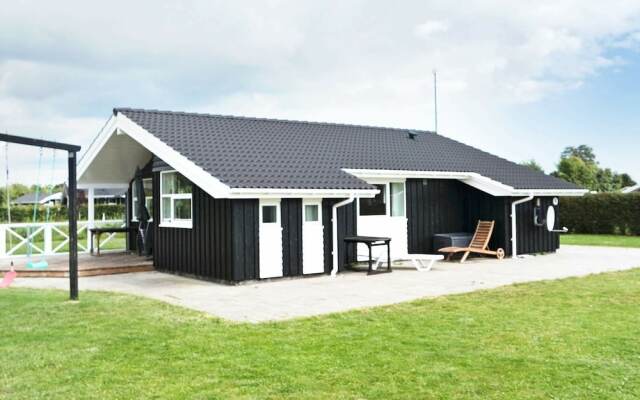 6 Person Holiday Home in Hadsund-by Traum