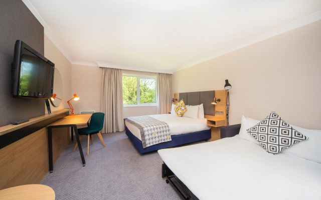 Holiday Inn Reading South M4 Jct11 by IHG