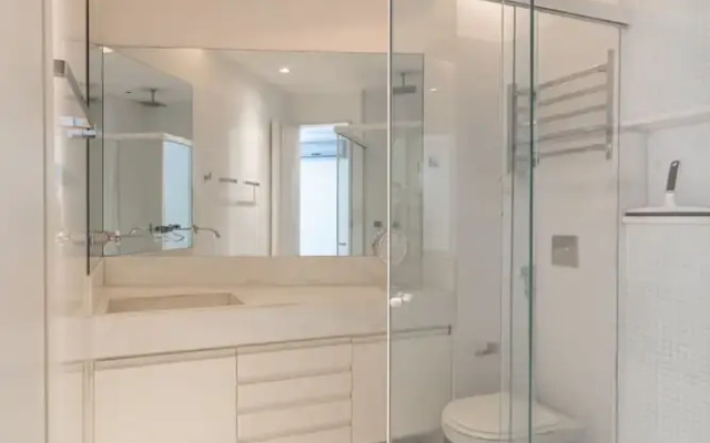 Modern Design Between Ipanema and Copacabana Bc405