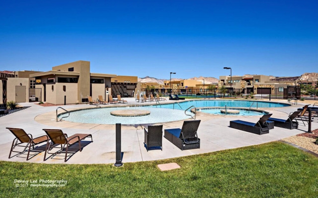 Overlook Oasis