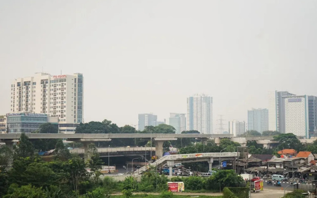 Homey and Comfy 1BR Signature Park Grande Apartment