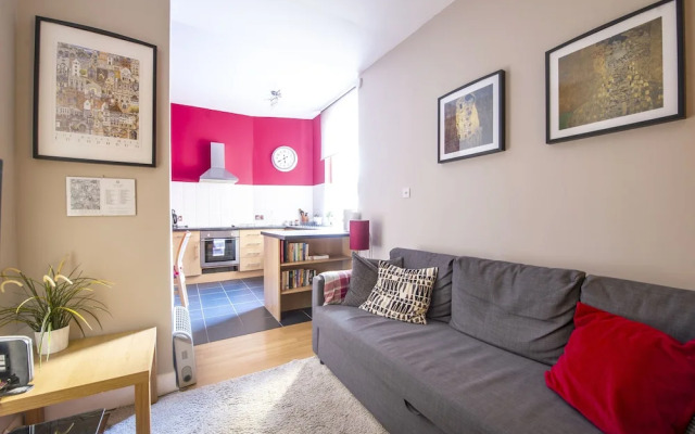 JOIVY Great Location! - Charming Apt by Edinburgh Castle