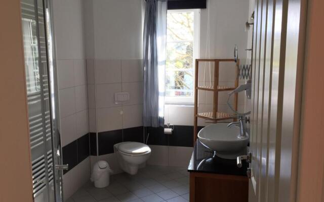 Alte Fischerkate und Möwennest