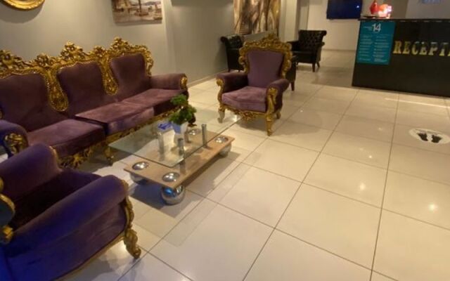 Grand 53 Hotel