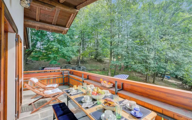 Magic Woodland Escape Lake View
