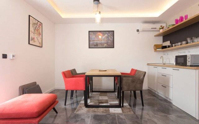 Deluxe Feliciano Apartments