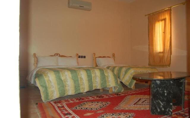 Auberge Kasbah Meteorites
