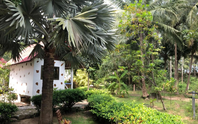 Haad Khuad Resort