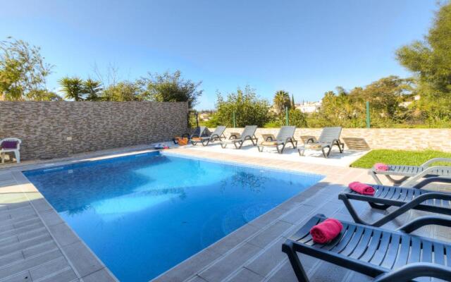 Villa Albufeira Golf Dois Superb V5 sleeps 12 Short Walk to Albufeira Centre