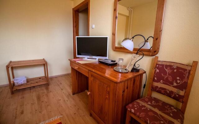 Il Gallo Nero Fekete Kakas tterem s Panzi