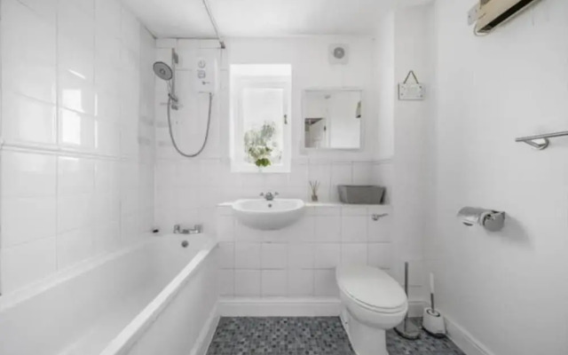 Charming Apartment Close to Central London