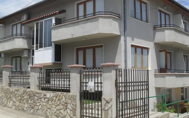 Panayotovi Guest House