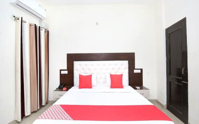 OYO 10537 Star City Inn