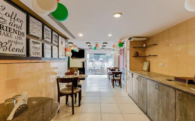 OYO 10416 Hotel Arts Executive