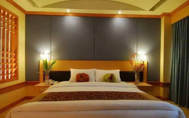 Suriwongse Tower Inn