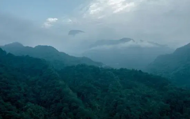 Qingchengshan Shanlishan Mijing Forest Hot Spring Guesthouse