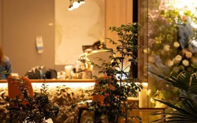 Elong ME Hotel (Yangjiang Transportation Hub Jinshan Road)