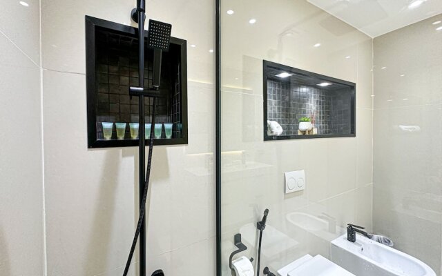 HiGuests - The Marina Torch