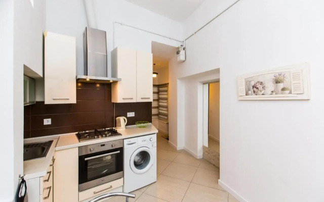 SoVA apartment str Gnatyuka 18