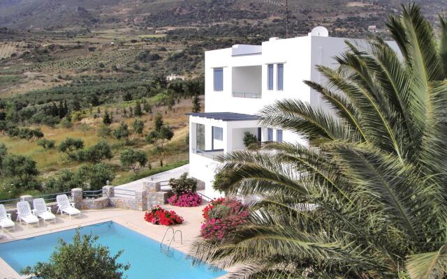 Villa in Lefkogia Crete With Swimming Pool
